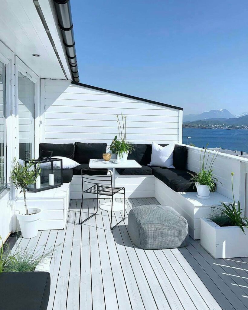 mobilier pentru balcon mare alb