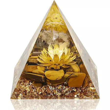 Piramida Orgonica cu cristale vindecatoare Ochi de Tigru, floare de lotus si sfera din cristal transparent 8 cm – Promoveaza bogatia, prosperitatea si atrage succesul